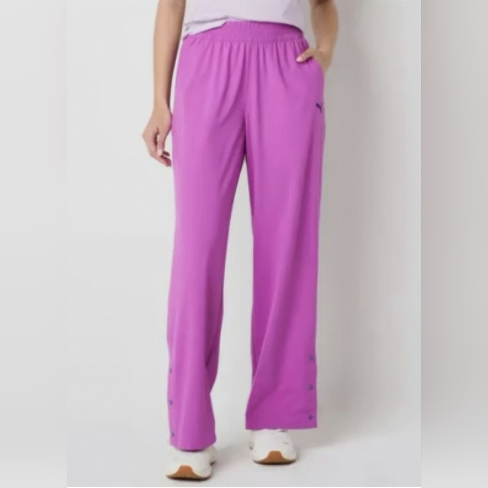 🆕️Women Puma Ripstop Straight Pant.